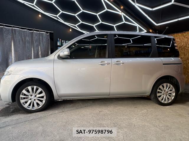 Toyota SIENTA 2007-11 8373821-6