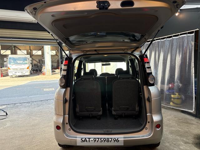 Toyota SIENTA 2007-11 8373821-8