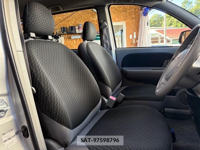 Toyota SIENTA 2007-11 8373821-9
