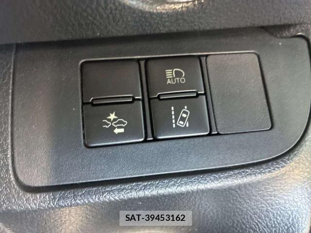 Toyota SIENTA 2018-10 8373845-10