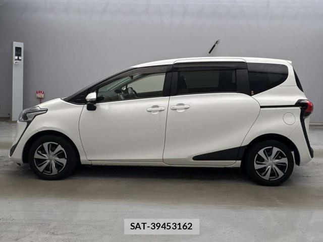Toyota SIENTA 2018-10 8373845-13