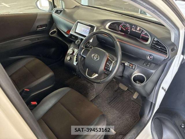 Toyota SIENTA 2018-10 8373845-3