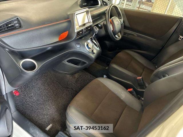 Toyota SIENTA 2018-10 8373845-4