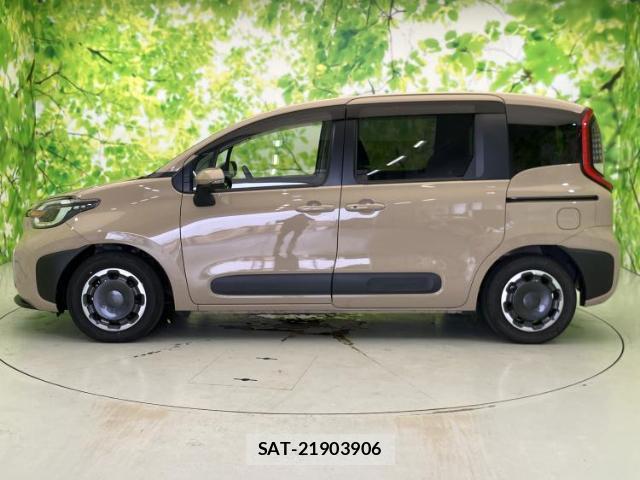Toyota SIENTA 2023-01 8374086-1