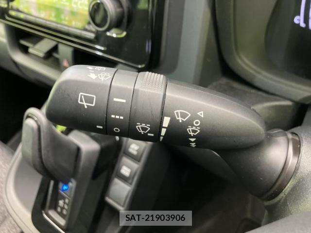 Toyota SIENTA 2023-01 8374086-17