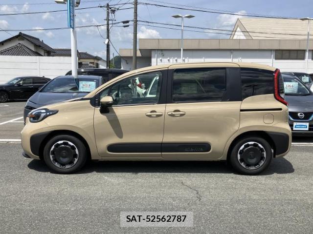 Toyota SIENTA 2024-11 8374097-1