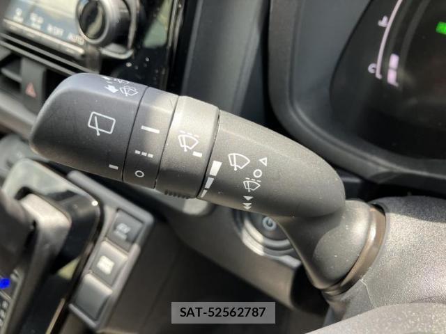 Toyota SIENTA 2024-11 8374097-17