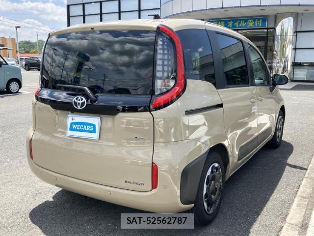 Toyota SIENTA 2024-11 8374097-2
