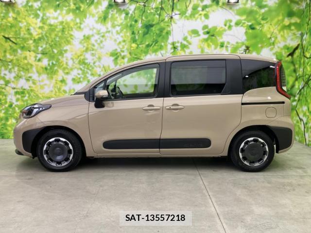 Toyota SIENTA 2026-05 8374107-1