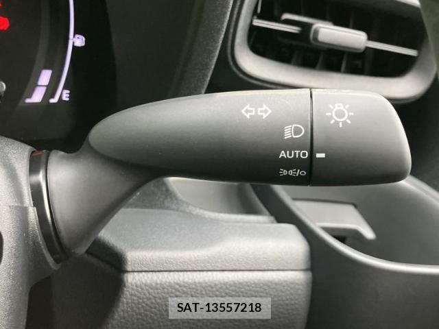 Toyota SIENTA 2026-05 8374107-15