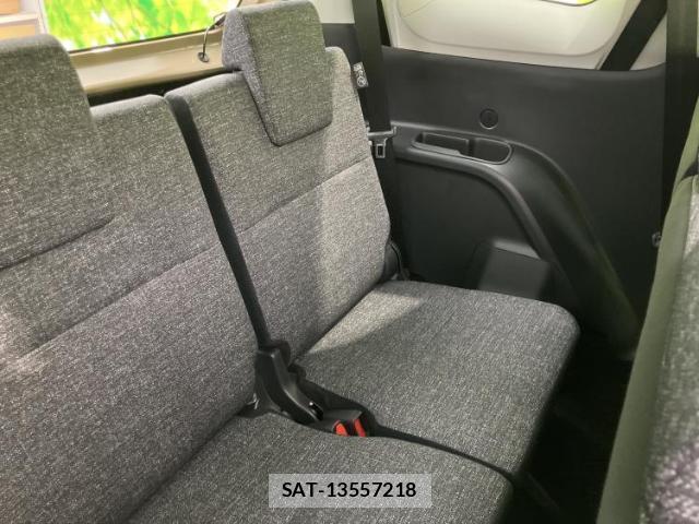 Toyota SIENTA 2026-05 8374107-5