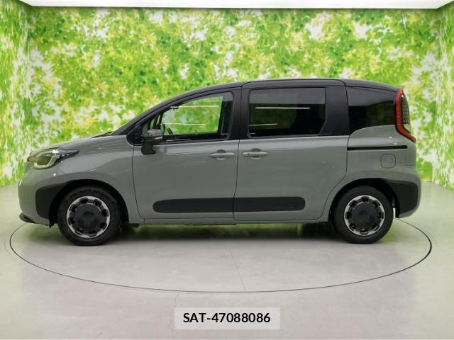 Toyota SIENTA 2026-05 8374136-1