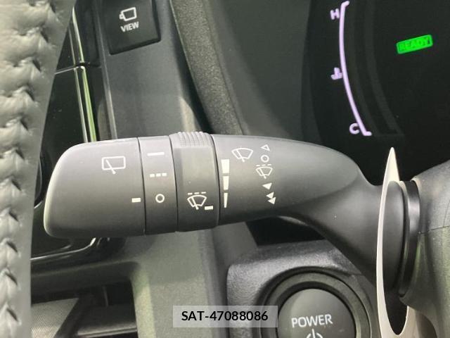 Toyota SIENTA 2026-05 8374136-16