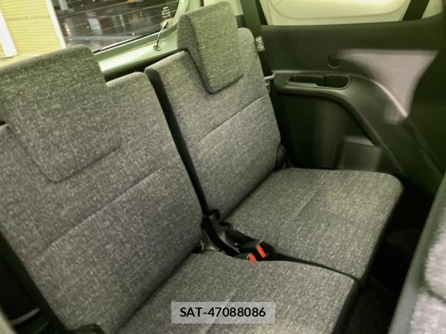 Toyota SIENTA 2026-05 8374136-5