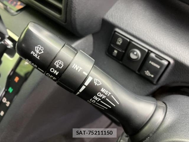 Toyota SIENTA 2017-06 8374179-15