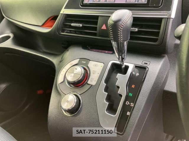 Toyota SIENTA 2017-06 8374179-16