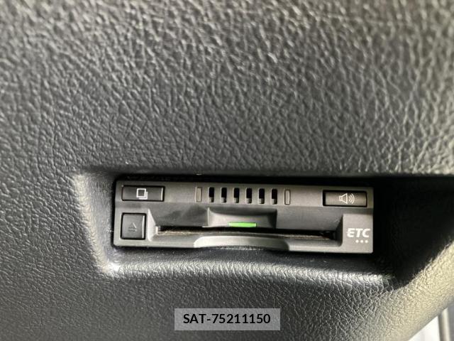 Toyota SIENTA 2017-06 8374179-17