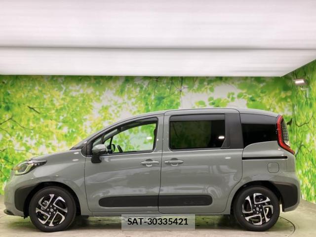 Toyota SIENTA 2026-04 8374185-1