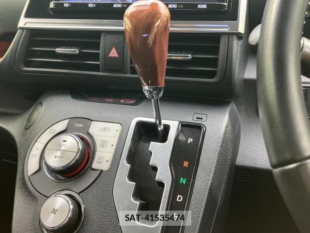 Toyota SIENTA 2019-11 8374204-17