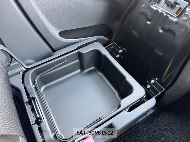 Suzuki SOLIO 2013-09 8373699-19