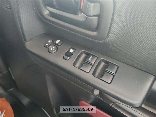 Suzuki SPACIA 2018-06 8373191-17