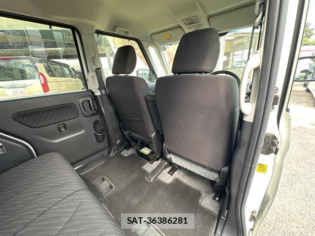 Suzuki SPACIA 2017-09 8373195-16