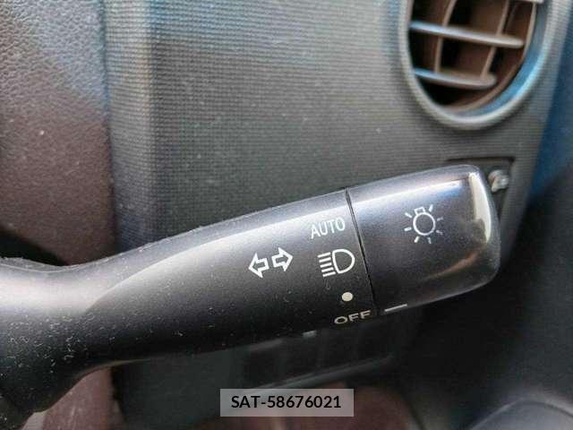 Toyota SPADE 2014-05 8373676-14