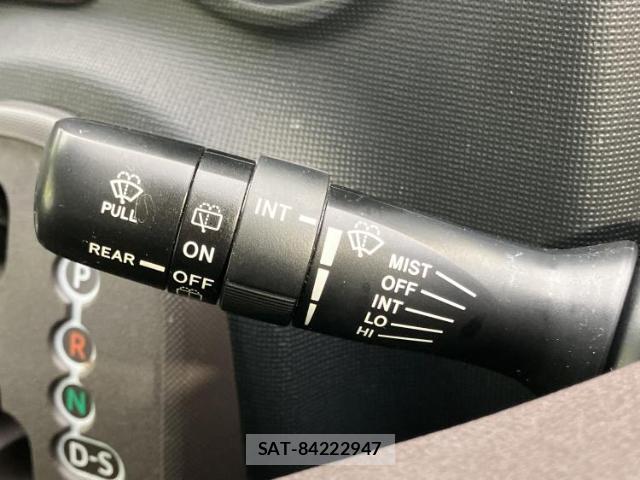 Toyota SPADE 2014-04 8374220-16