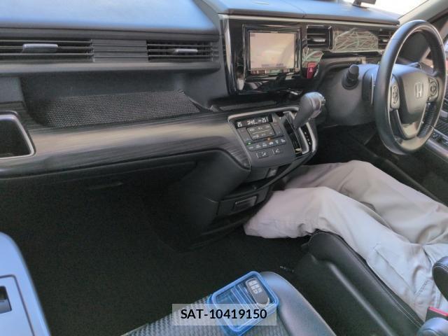 Honda e 2016-04 8372909-2