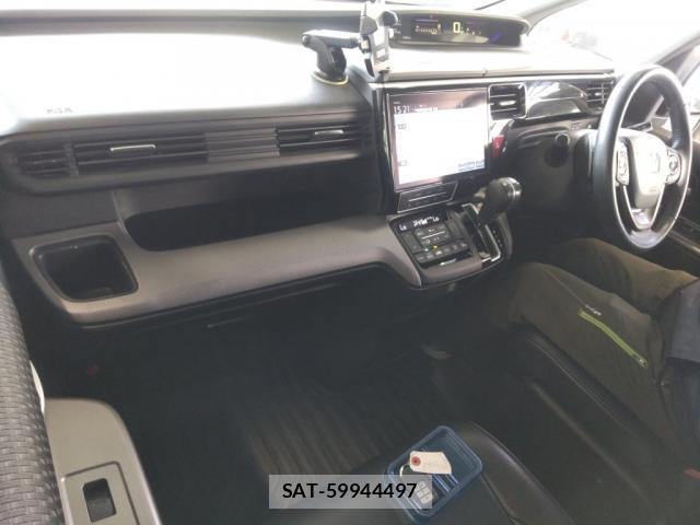 Honda e 2018-05 8372924-2