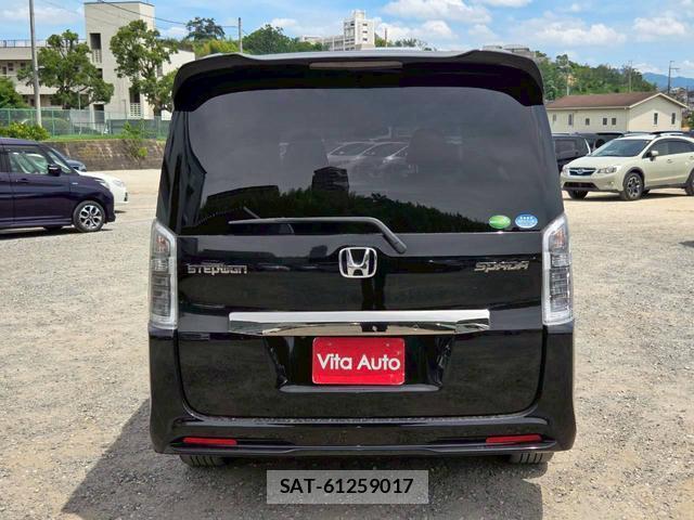 Honda e 2013-10 8373487-10