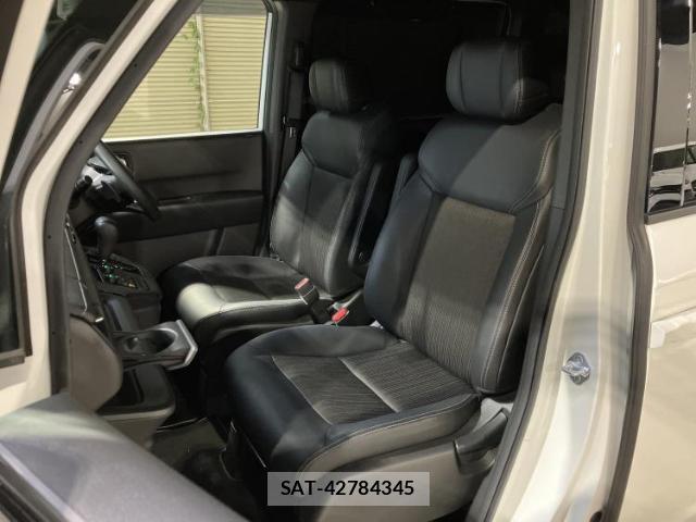 Honda e 2024-01 8374081-6