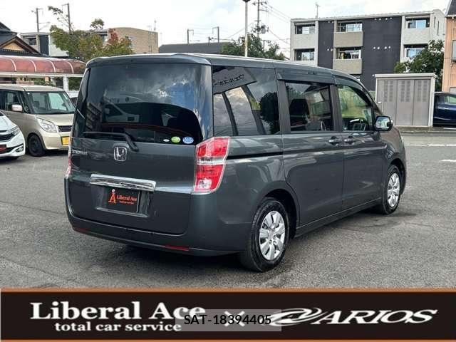 Honda e 2011-06 8372586-10