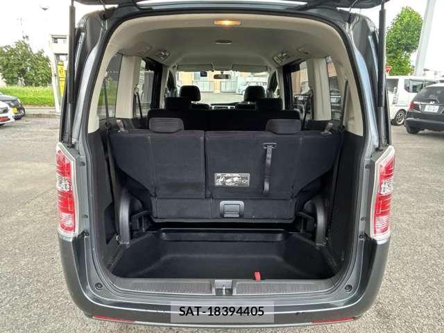 Honda e 2011-06 8372586-16