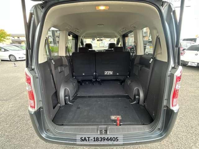 Honda e 2011-06 8372586-17