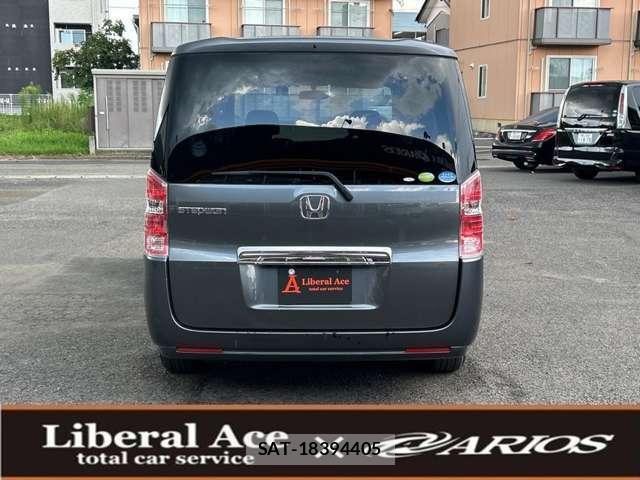 Honda e 2011-06 8372586-2