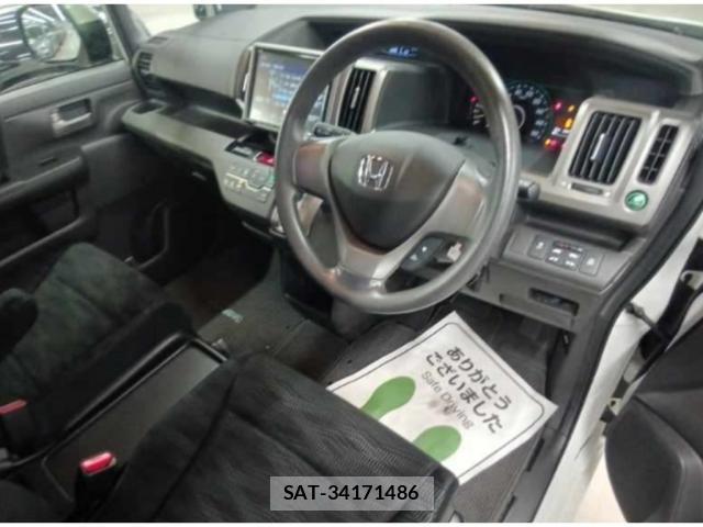 Honda e 2013-07 8372844-2