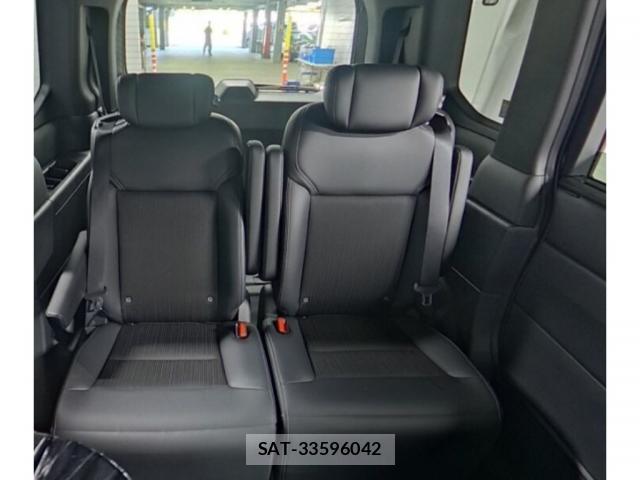 Honda e 2025-04 8373623-4