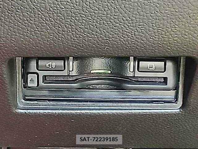 Suzuki SWIFT 2025-06 8372495-17
