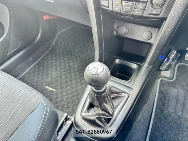 Suzuki SWIFT 2012-12 8373689-16