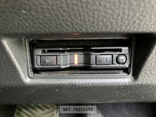 Suzuki SWIFT 2014-03 8374080-17