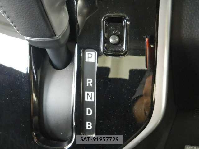 Toyota TANK 2017-04 8373215-9