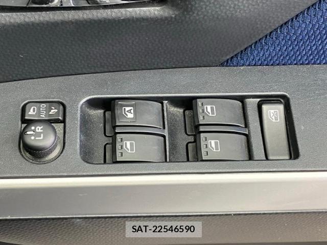 Toyota TANK 2018-04 8374110-17
