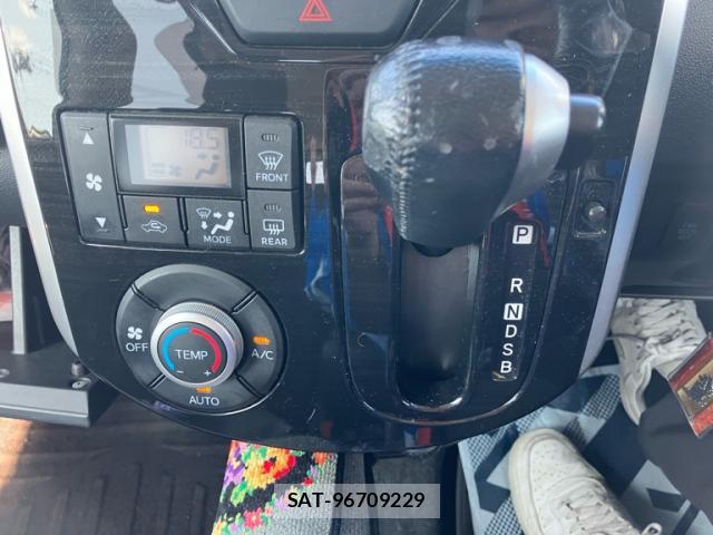 Daihatsu TANTO 2015-03 8372992-19