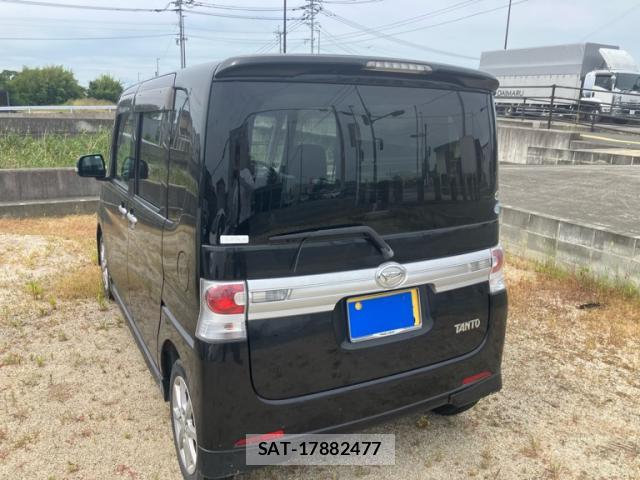 Daihatsu TANTO 2011-07 8372998-13