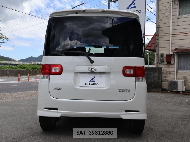 Daihatsu TANTO 2013-08 8374344-2