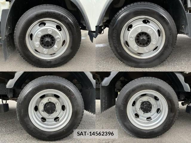 Mazda TITAN 2023-06 8373901-12