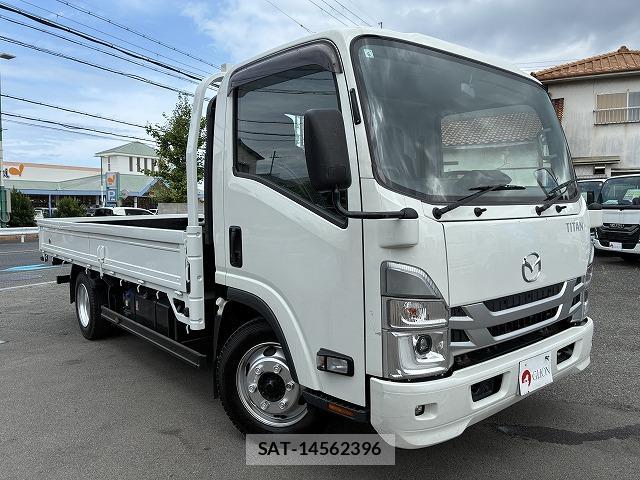 Mazda TITAN 2023-06 8373901-2
