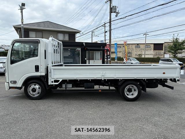 Mazda TITAN 2023-06 8373901-3