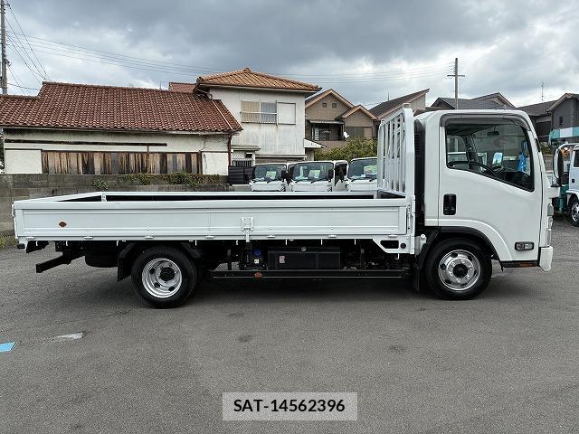 Mazda TITAN 2023-06 8373901-4